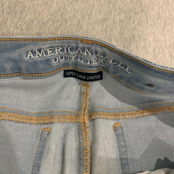 American Eagle Light Wash Ripped Jeggins - Picture 5 of 6